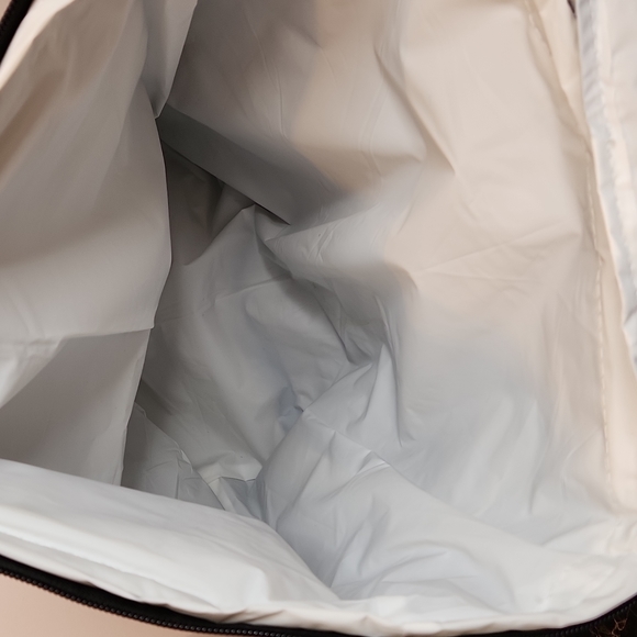 Bud Light 24 Can Backpack Cooler - Picture 4 of 4